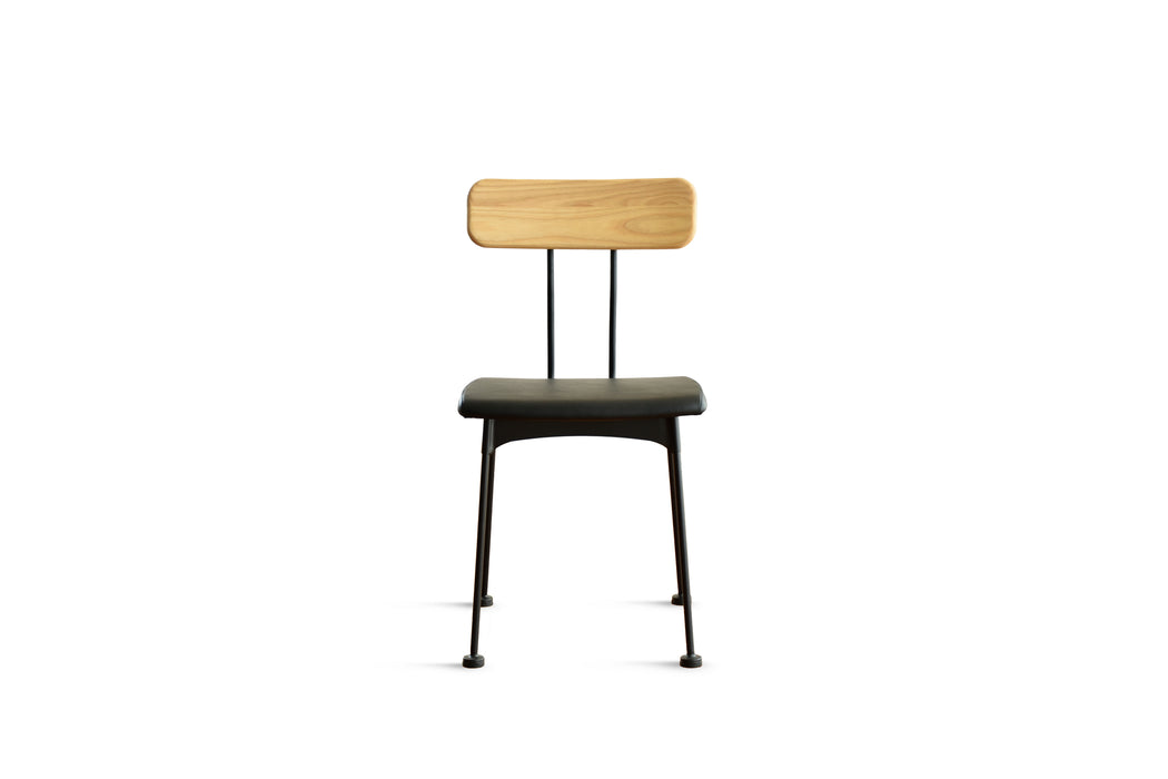 BLUNT CHAIR