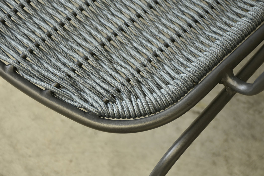 PENA LOUNGE CHAIR