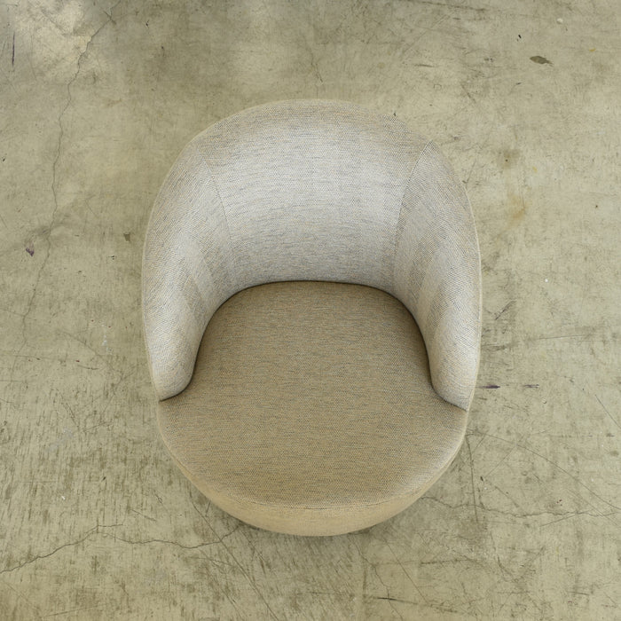 PREUM LOUNGE CHAIR