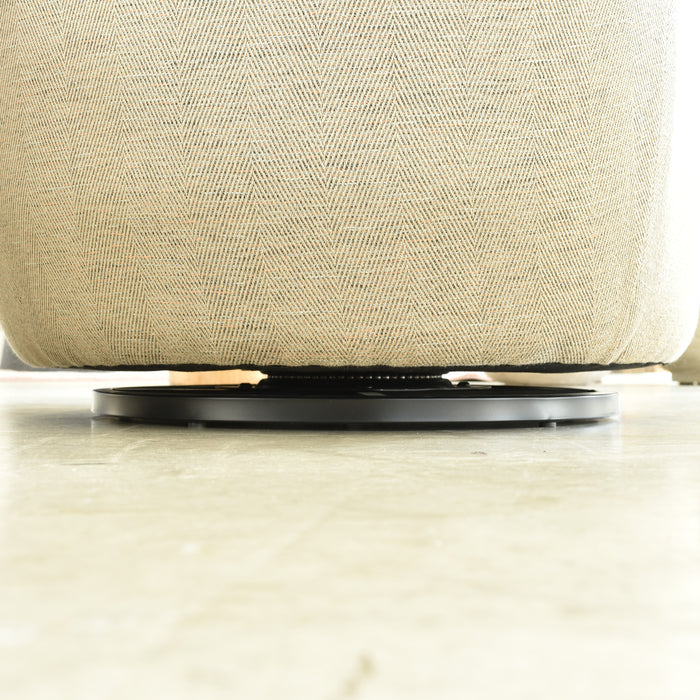 PREUM LOUNGE CHAIR