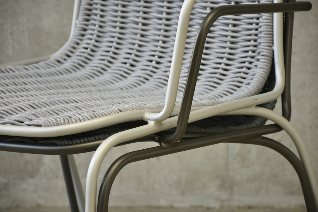 PENA LOUNGE CHAIR
