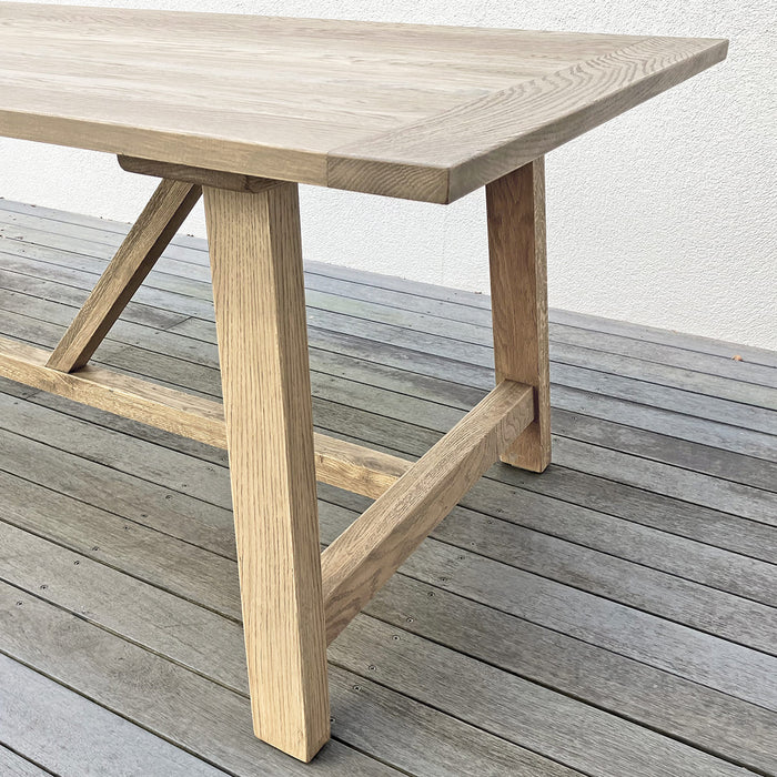 EDE DINING TABLE